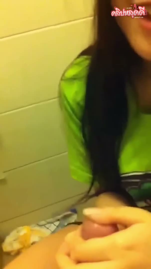 คลิปหลุดน้องเสื้อเขียวทวิต xxx ดาวโป๊ twitter 18 น้องโดนแฟนถ่ายคลิปตอนโม๊กควยให้อย่างเสียว โดนกระแทกปากจนน้ำแตกแล้วบังคับกลืนน้ำควย คลิปโป๊ | OnlyFans หลุด ปี 2026 ชัดเต็มจอ